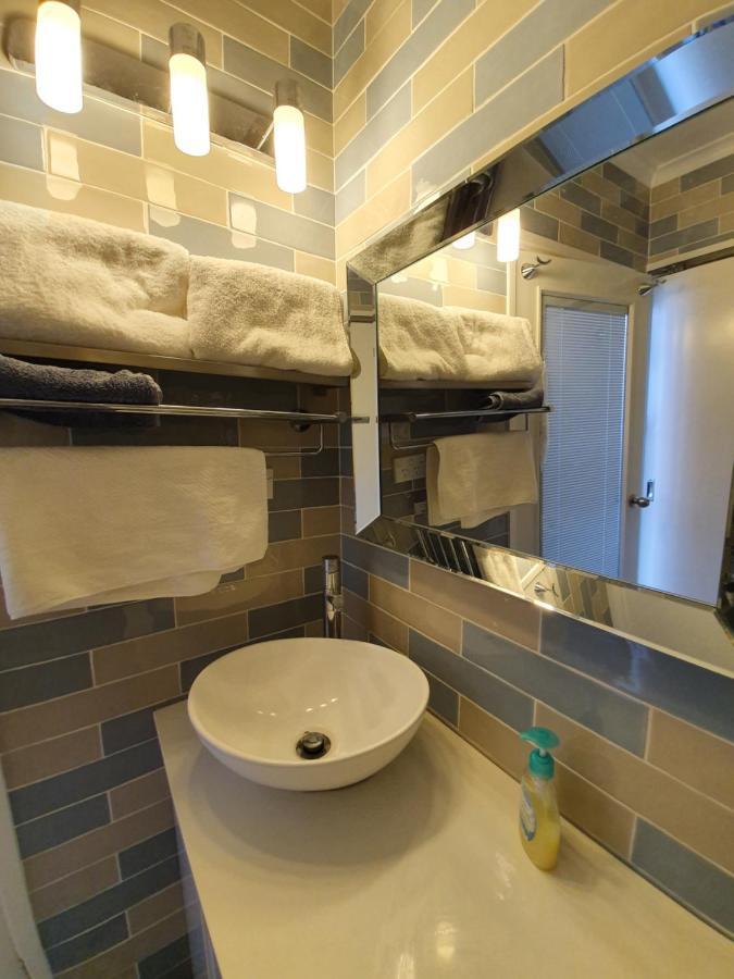Just-4-You! Amazing Sea Views, Wifi, Fully Air-Conditioned, King Bed Винсентия Екстериор снимка